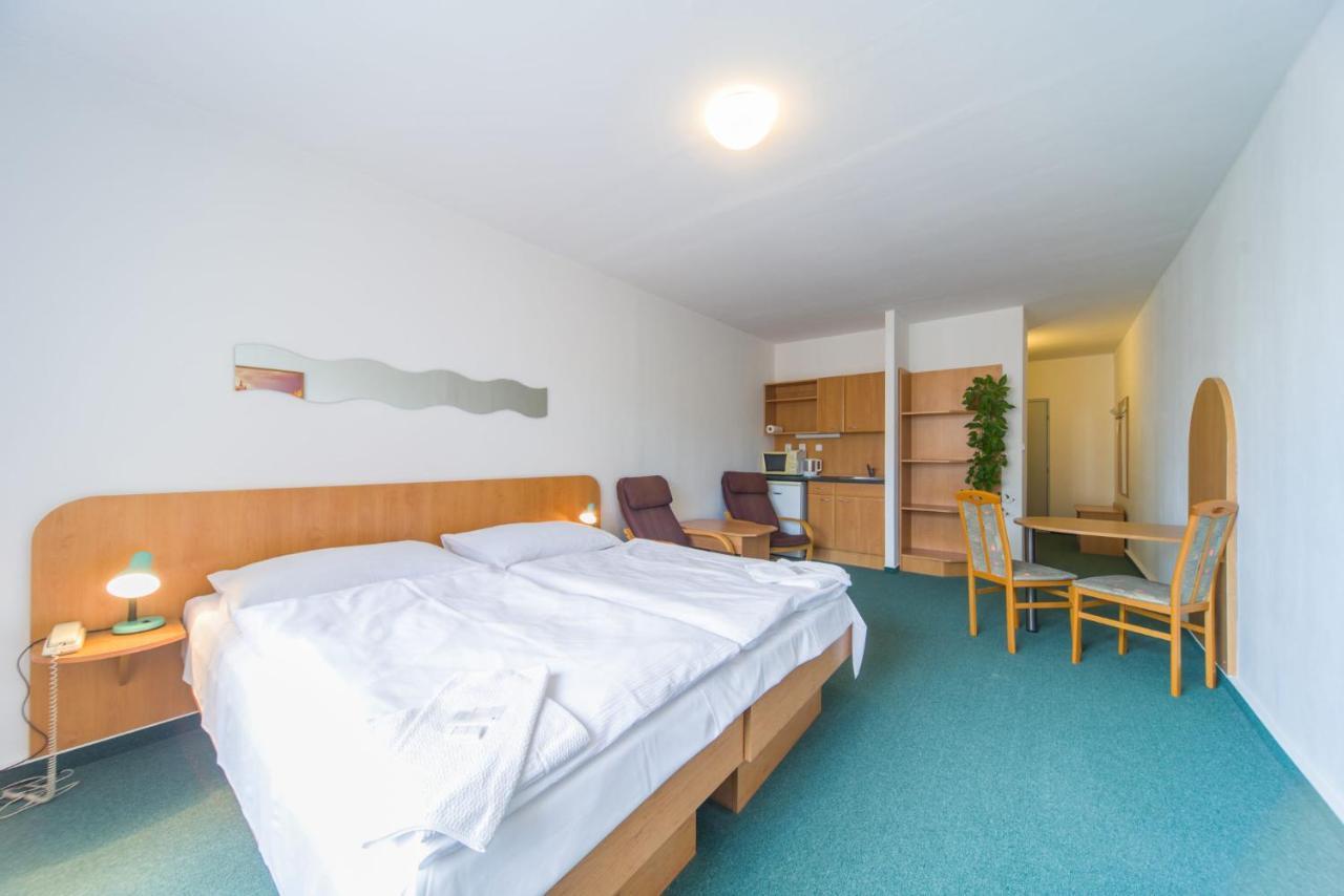 Hotel Arnost Garni Pardubice Exterior foto