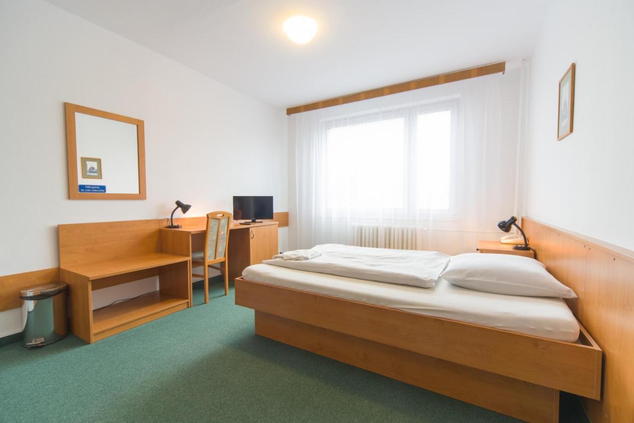 Hotel Arnost Garni Pardubice Exterior foto