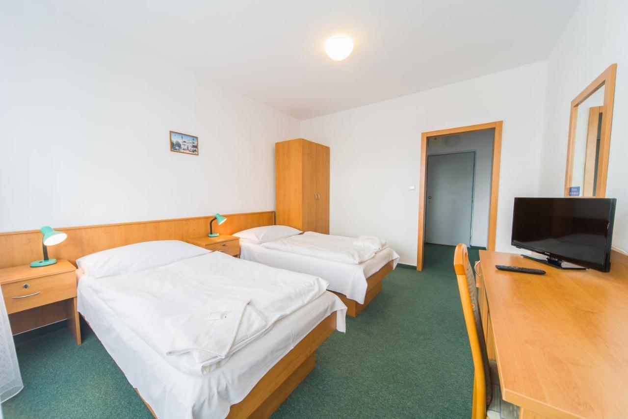 Hotel Arnost Garni Pardubice Exterior foto