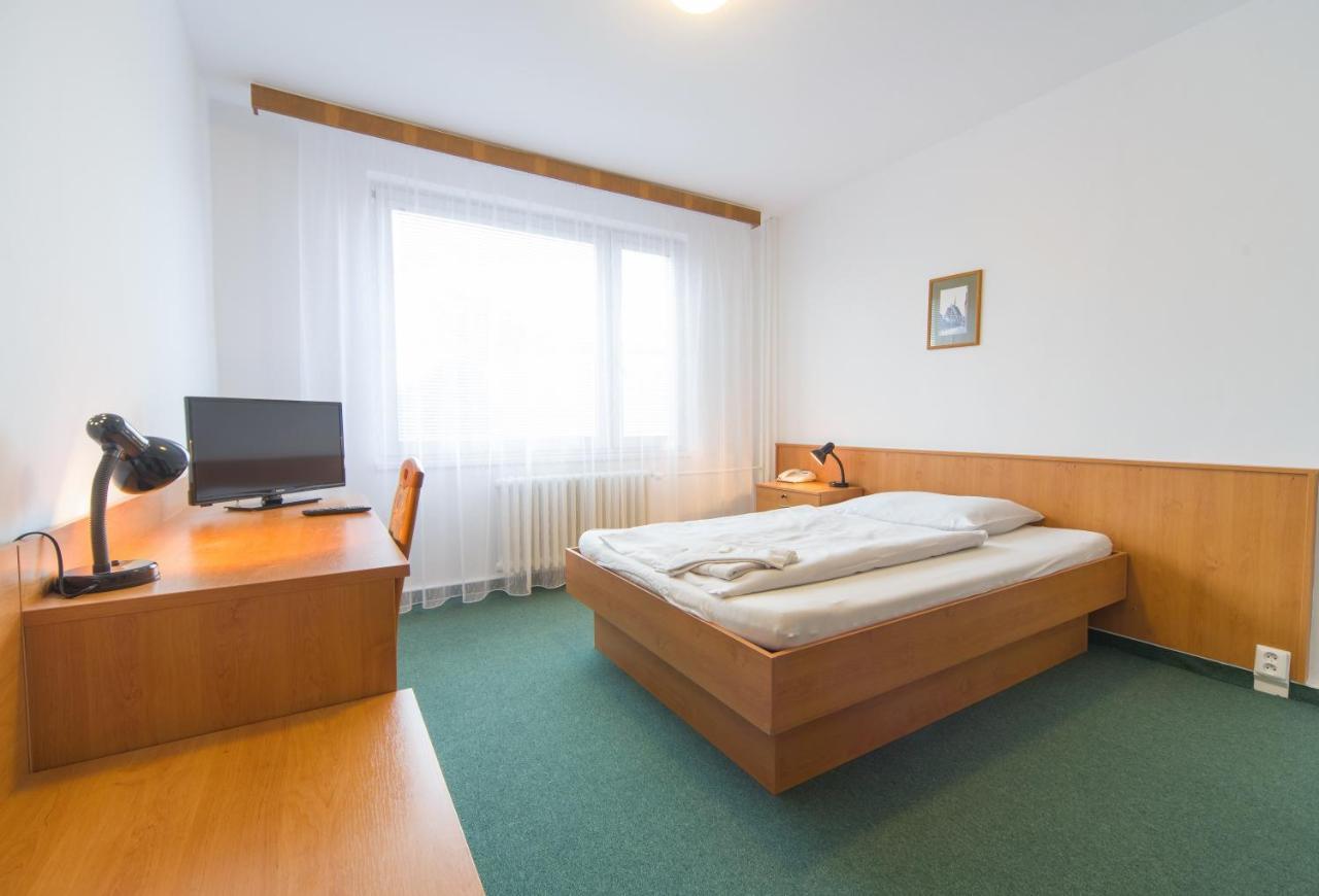 Hotel Arnost Garni Pardubice Exterior foto
