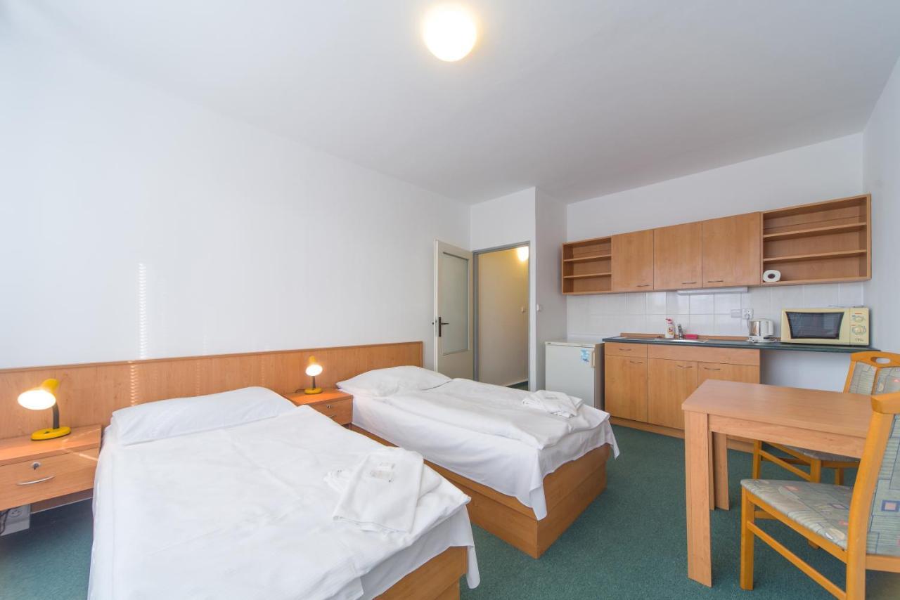 Hotel Arnost Garni Pardubice Exterior foto